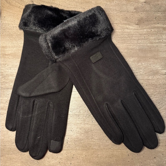 Accessories - Elegant Black Faux Fur-Lined Gloves